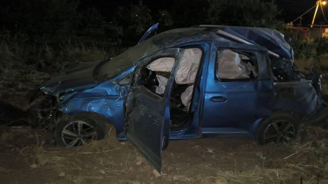 Hurdaya dönen araçtan yara bile almadan çıktı! Görgü tanığının sözleri dikkat çekti 3